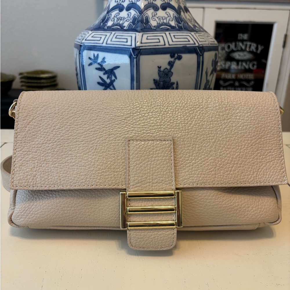 Divina Firenze Leather Baguette Crossbody Purse Cream Beige Leather Bag